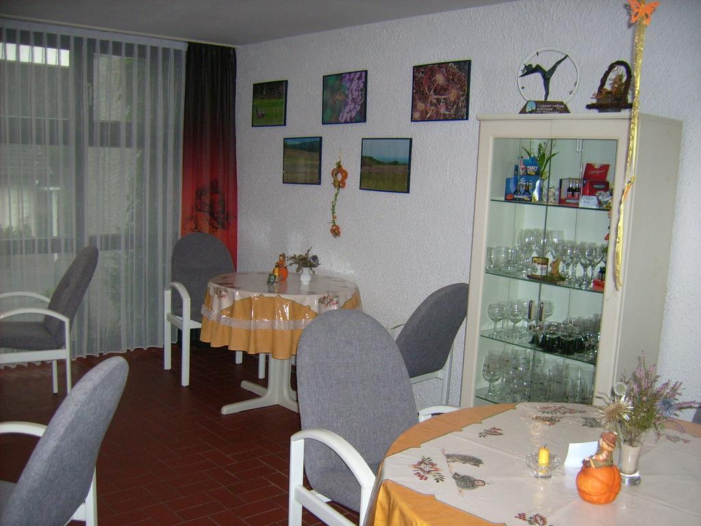 Gaestehaus Hochrhoenblick Schonau an der Brend Room photo