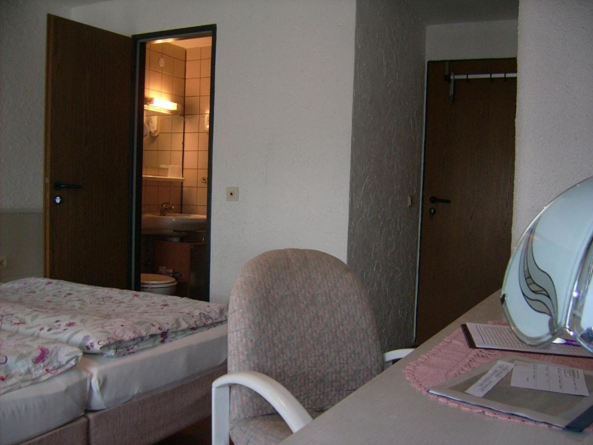 Gaestehaus Hochrhoenblick Schonau an der Brend Room photo